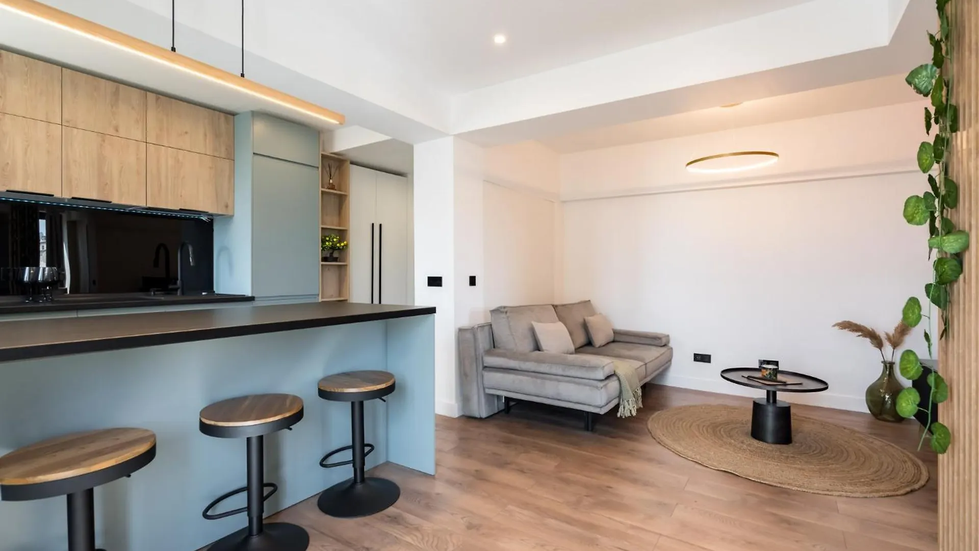 Oasis Romana Square Bucharest Apartment