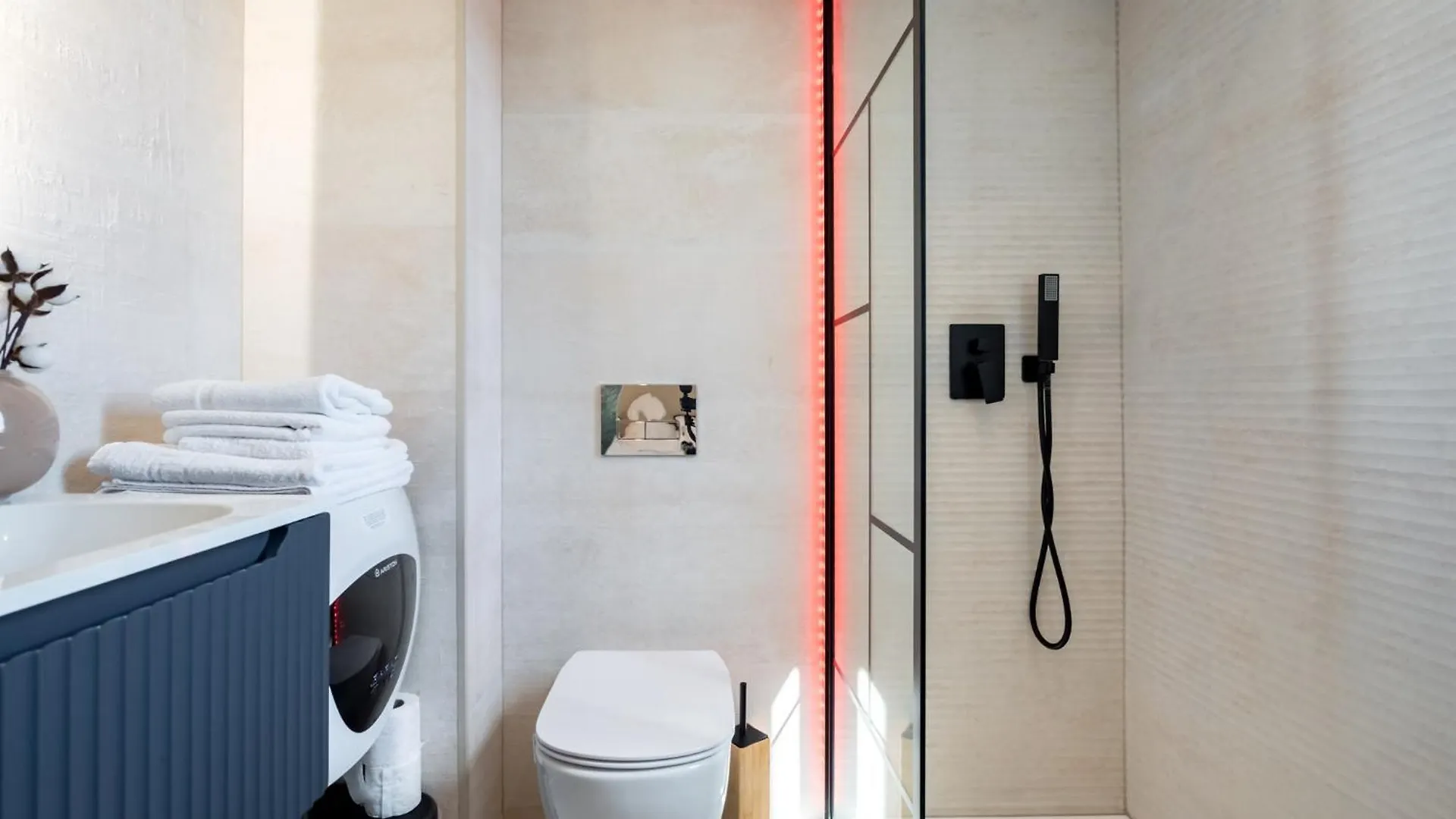 Oasis Romana Square Bucharest Apartment